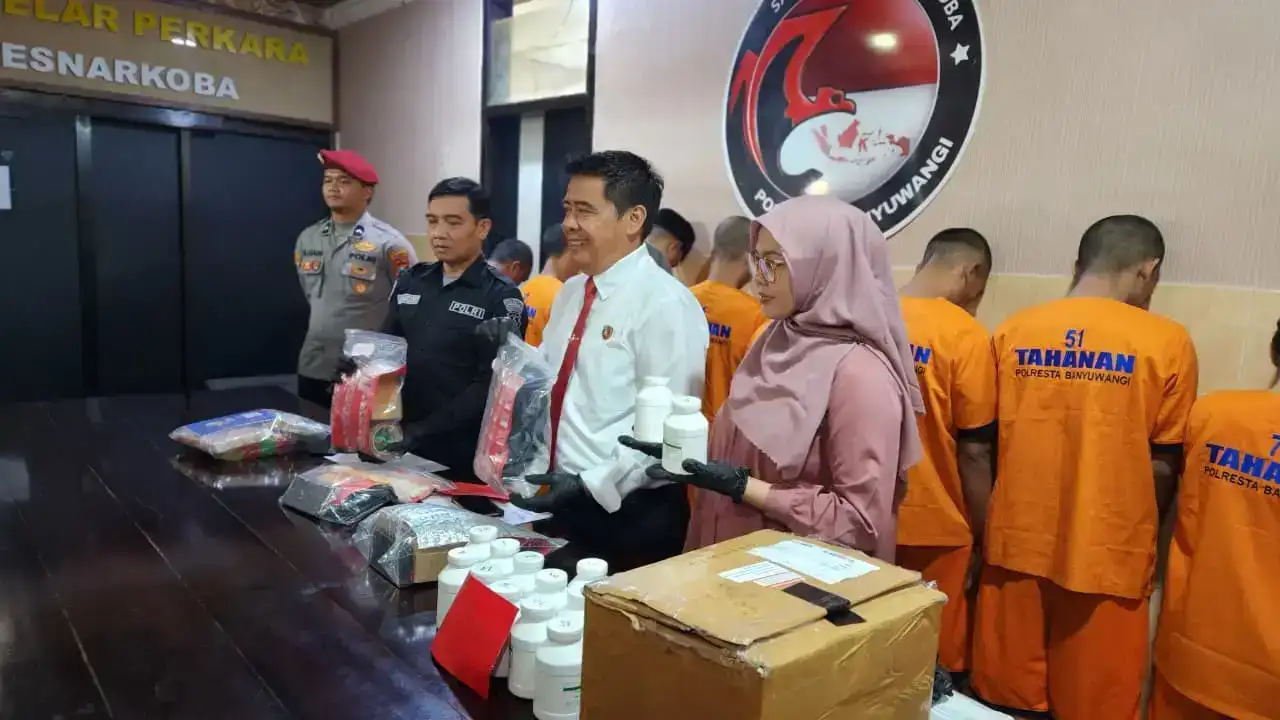 Foto Semangat Sumpah Pemuda, Polresta Banyuwangi Gulung 25 Tersangka dan Ungkap 22 Kasus Narkoba dalam Satu Bulan