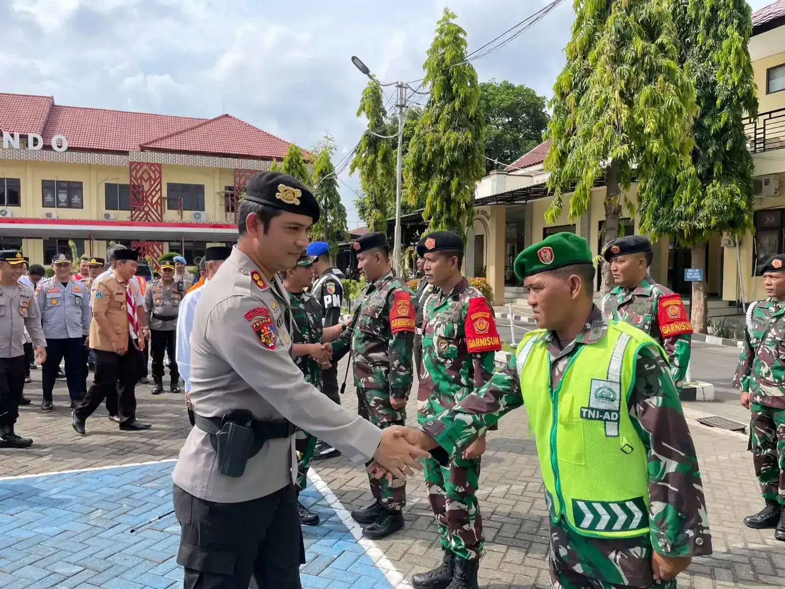 Foto Kapolres Situbondo Tekankan Kesiapsiagaan Personel bersama Masyarakat Mitigasi Potensi Bencana Hidrometeorologi