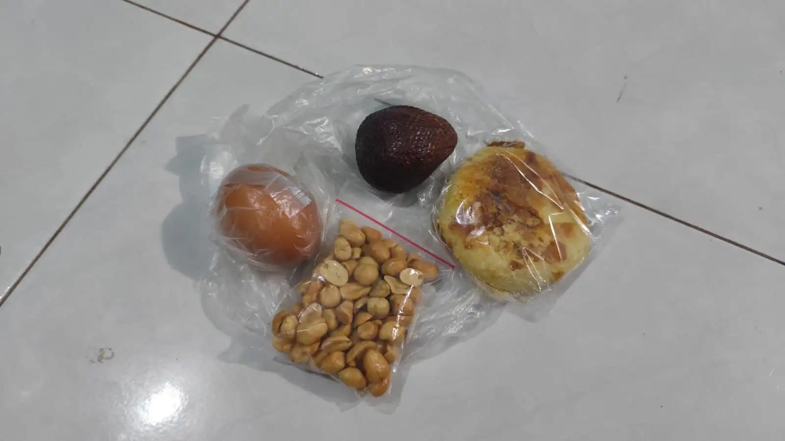 Foto Menu MBG di MI Al-Amin Pekiringan Disorot Wali Murid, Dinilai Belum Penuhi Kebutuhan Gizi Siswa