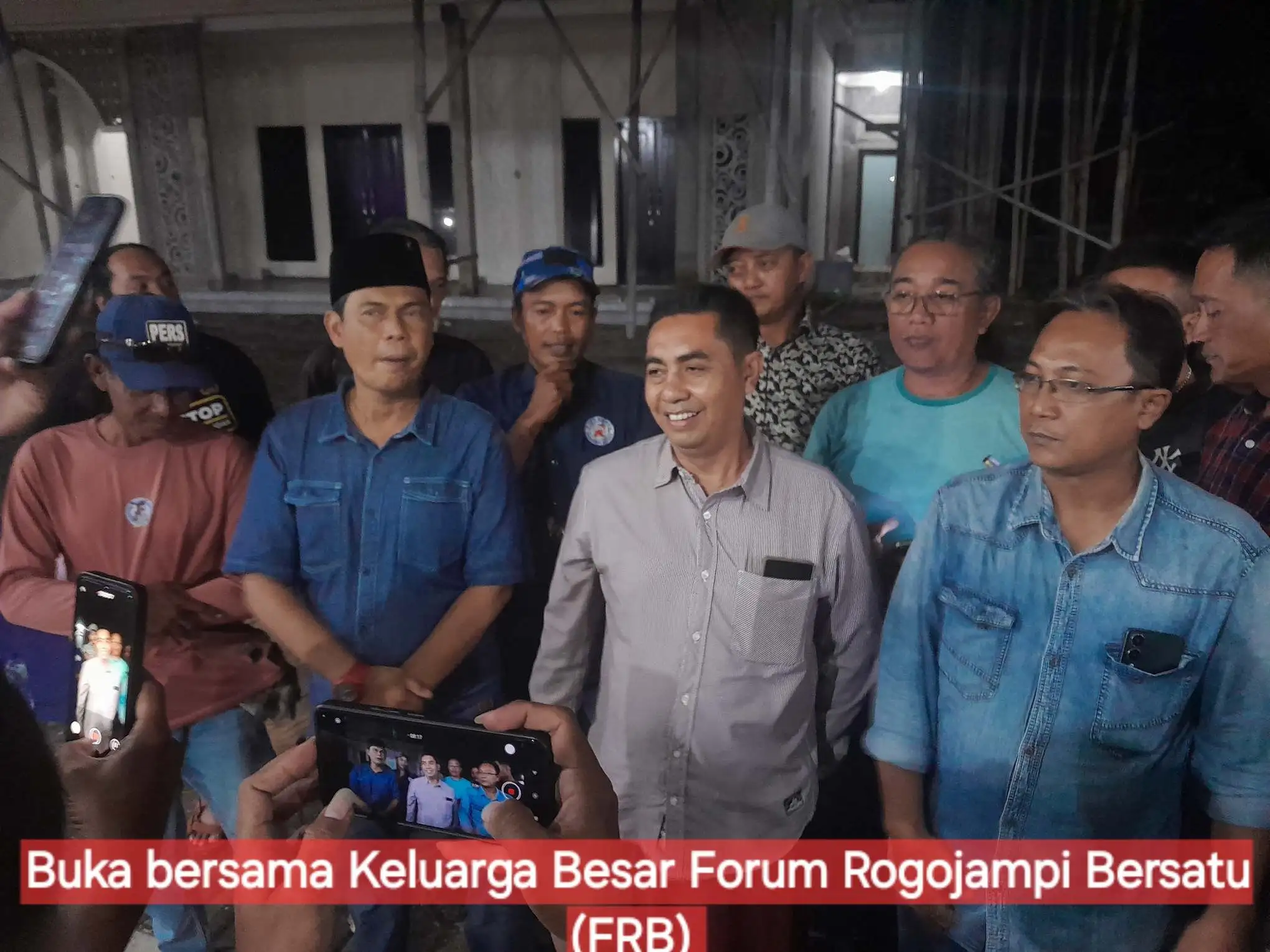 Foto Buka Bersama Keluarga Besar, Forum Rogojampi Bersatu (FRB) Eratkan Silaturahmi dan Kekompakan Anggota